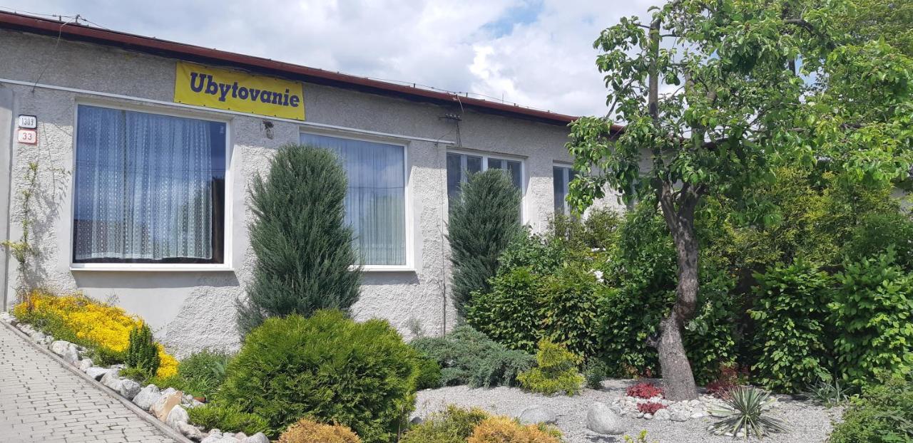 Apartman Yvet Sucany Exteriör bild