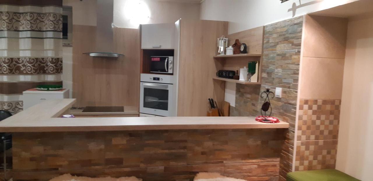 Apartman Yvet Sucany Exteriör bild