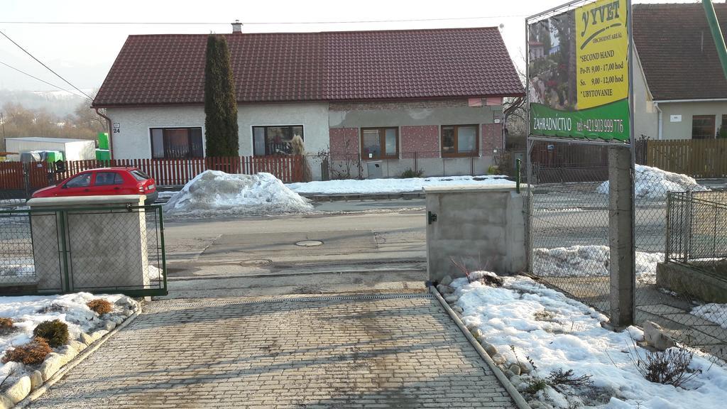 Apartman Yvet Sucany Exteriör bild