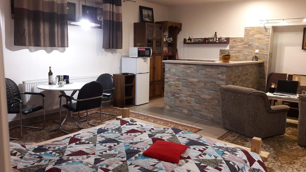 Apartman Yvet Sucany Exteriör bild
