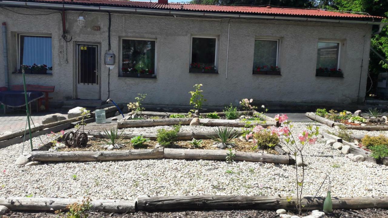 Apartman Yvet Sucany Exteriör bild