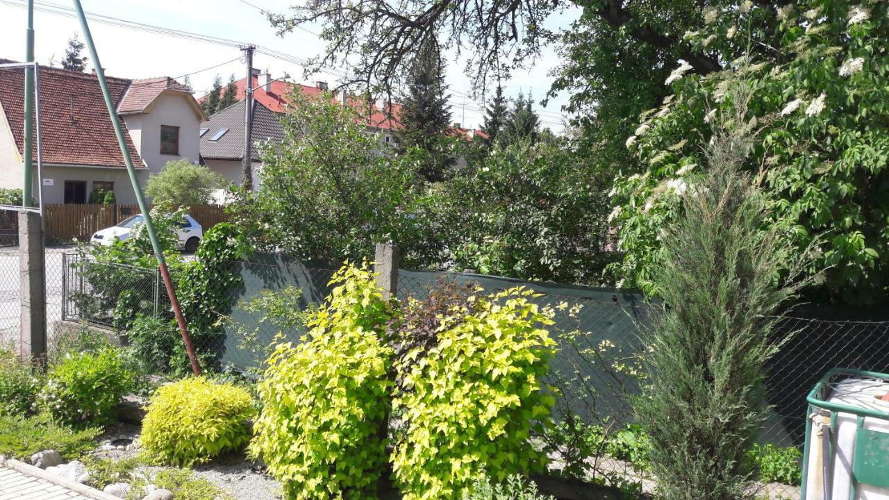 Apartman Yvet Sucany Exteriör bild