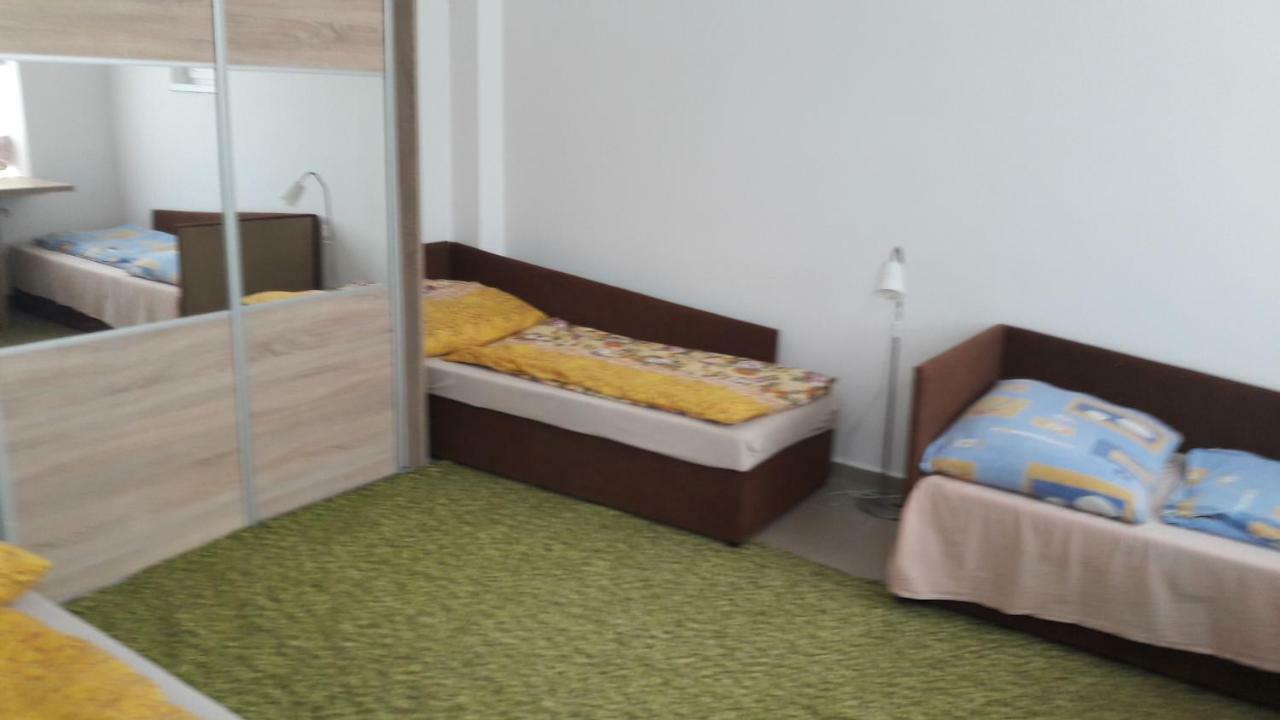 Apartman Yvet Sucany Exteriör bild