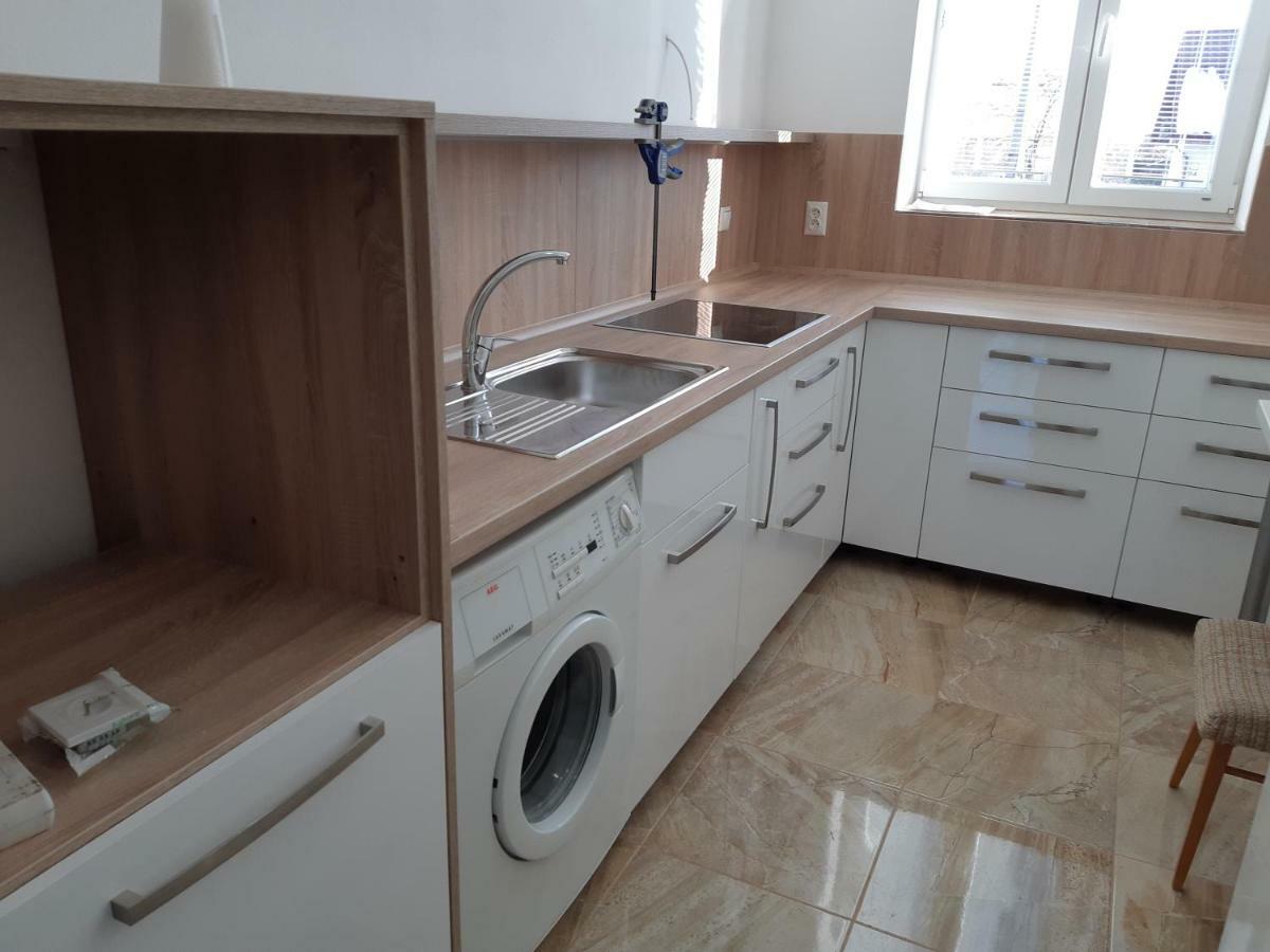 Apartman Yvet Sucany Exteriör bild